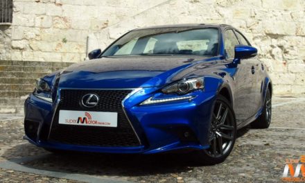 Al Volante del Lexus IS 300h F-Sport 2016