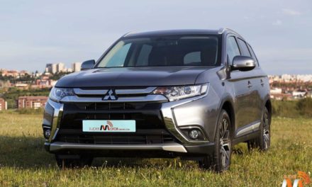 Al volante del Mitsubishi Outlander CVT vs. PHEV