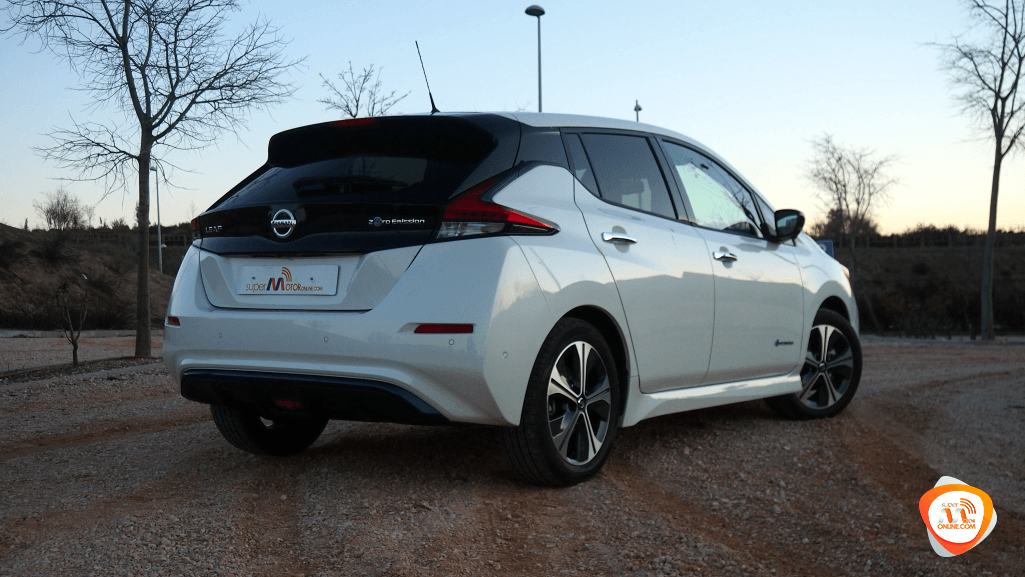 Al-volante-del-Nissan-Leaf-2018_SPM_36 Nissan Leaf 2018 vs. Smart FourFour EQ