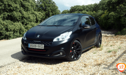 Al volante del Peugeot 208 GTI by Peugeot Sport 2018