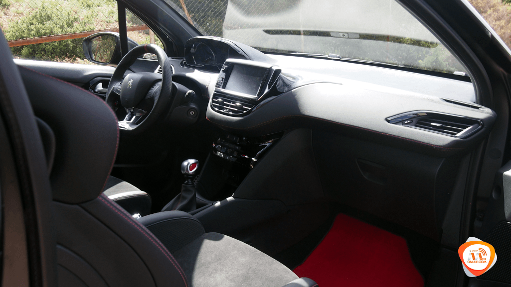Al-volante-del-Peugeot-208-GTI-by-Peugeot-Sport-2018_SPM_10 Al volante del Peugeot 208 GTI by Peugeot Sport 2018