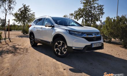 Al volante del Honda CR-V Hybrid AWD 2019