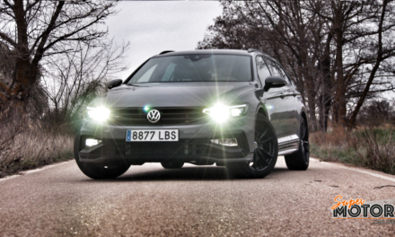 Al volante del Volkswagen Passat Variant R-Line Performance 2020