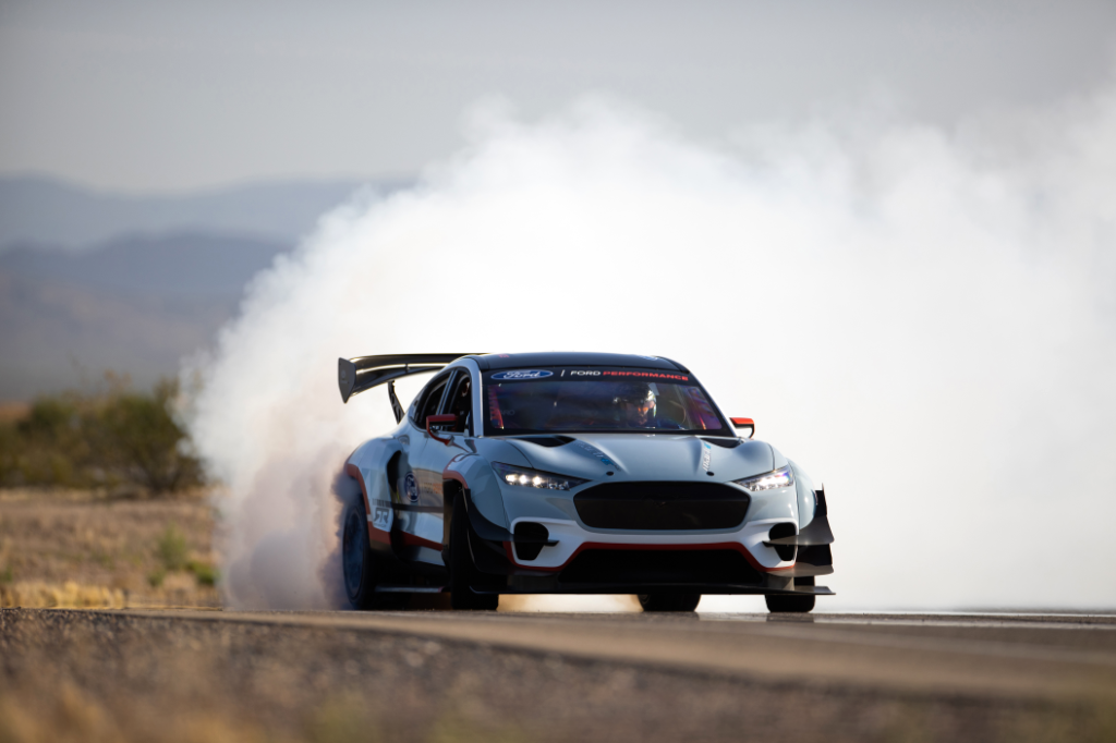 FORD MUSTANG MACH E-1400