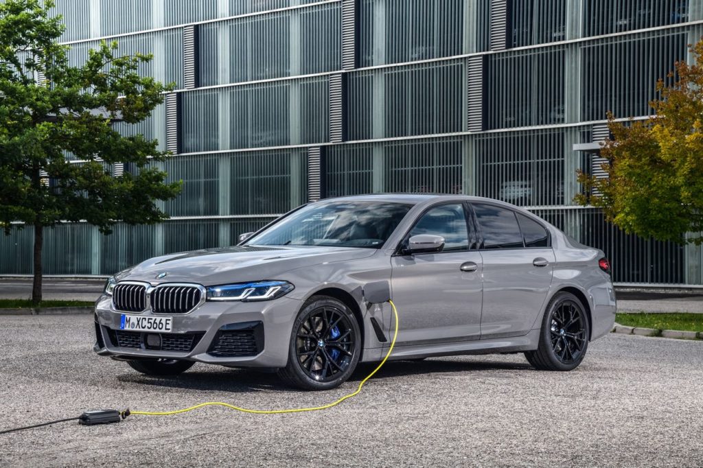 BMW 545e xDrive Berlina