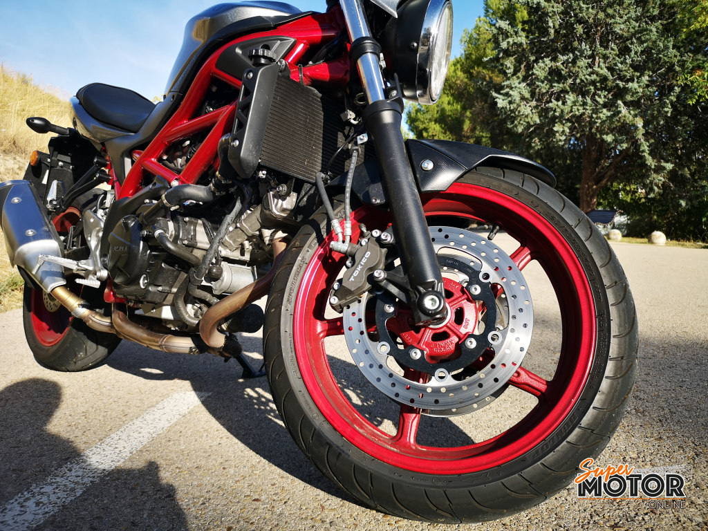 Rodando con la Suzuki SV 650 2020 Rodando con la Suzuki SV 650 2020