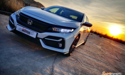Al volante del Honda Civic 2020