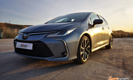 Al volante del Toyota Corolla Sedan 2020