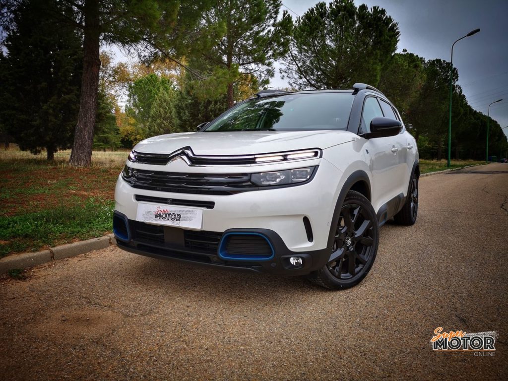 Al volante del Citroen C5 Aircross Hybrid 2020