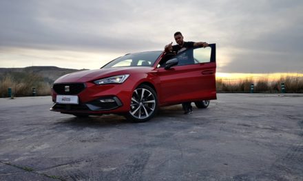 Al volante del Seat León ST FR 2021