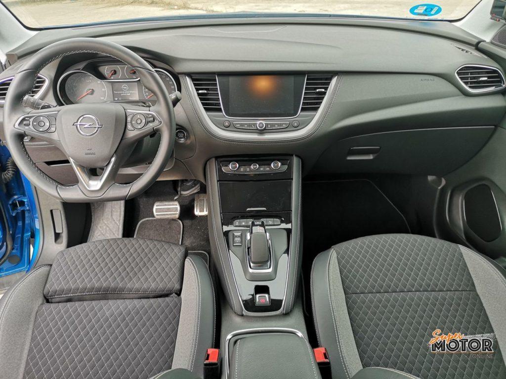 Al volante del Opel Grandland X PHEV 4X4 2021