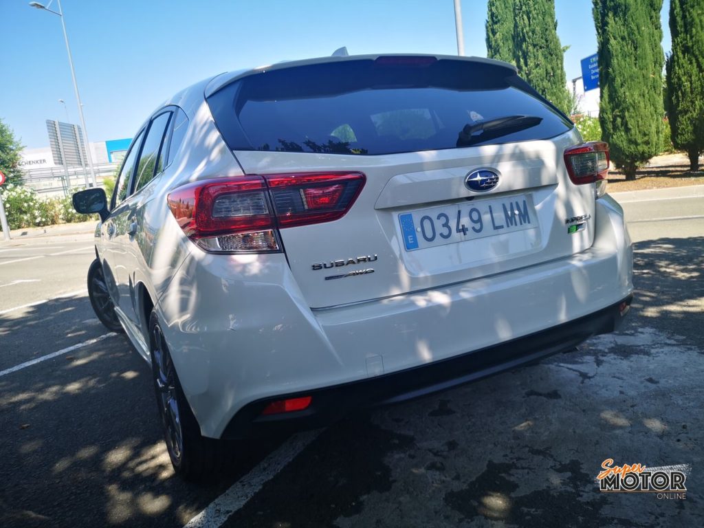 Al volante del Subaru Impreza eco-Hybrid 2021