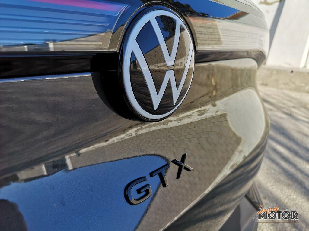 Al volante del Volkswagen ID.4 GTX 2022