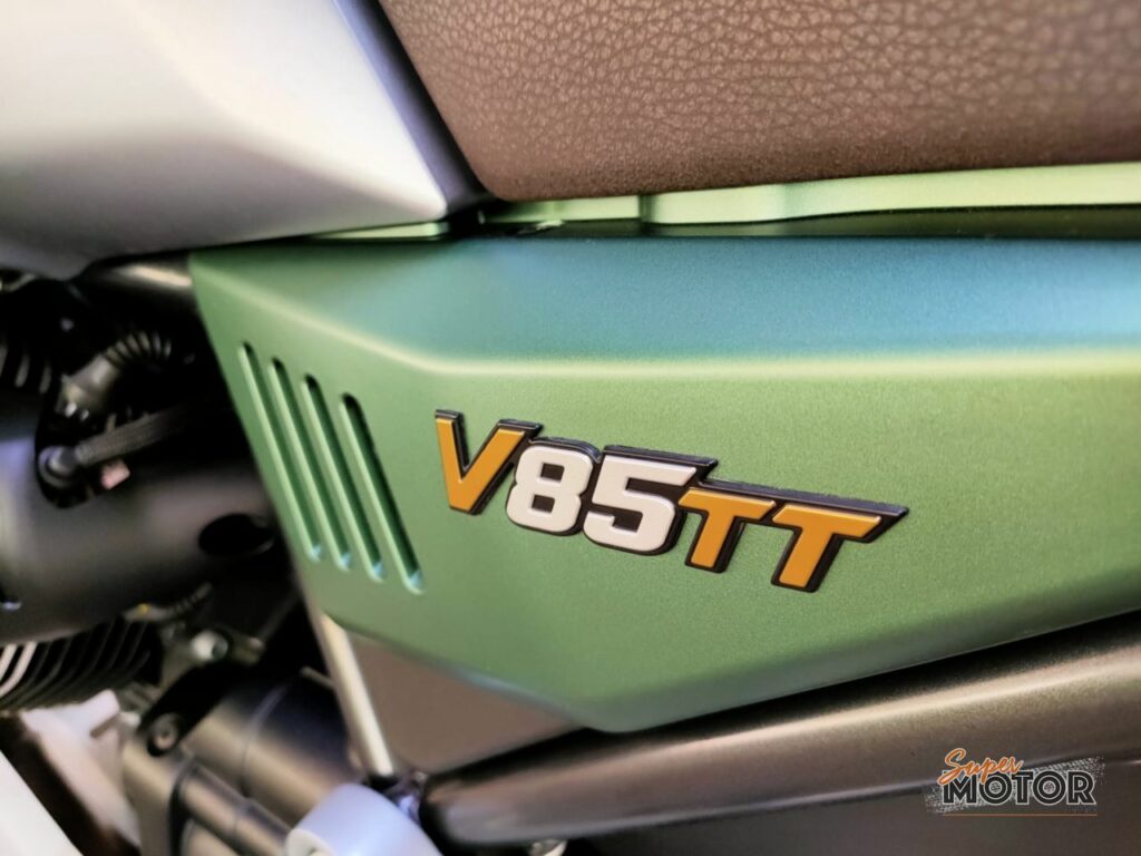 Rodando con la Moto Guzzi V85 TT Centenario 2022