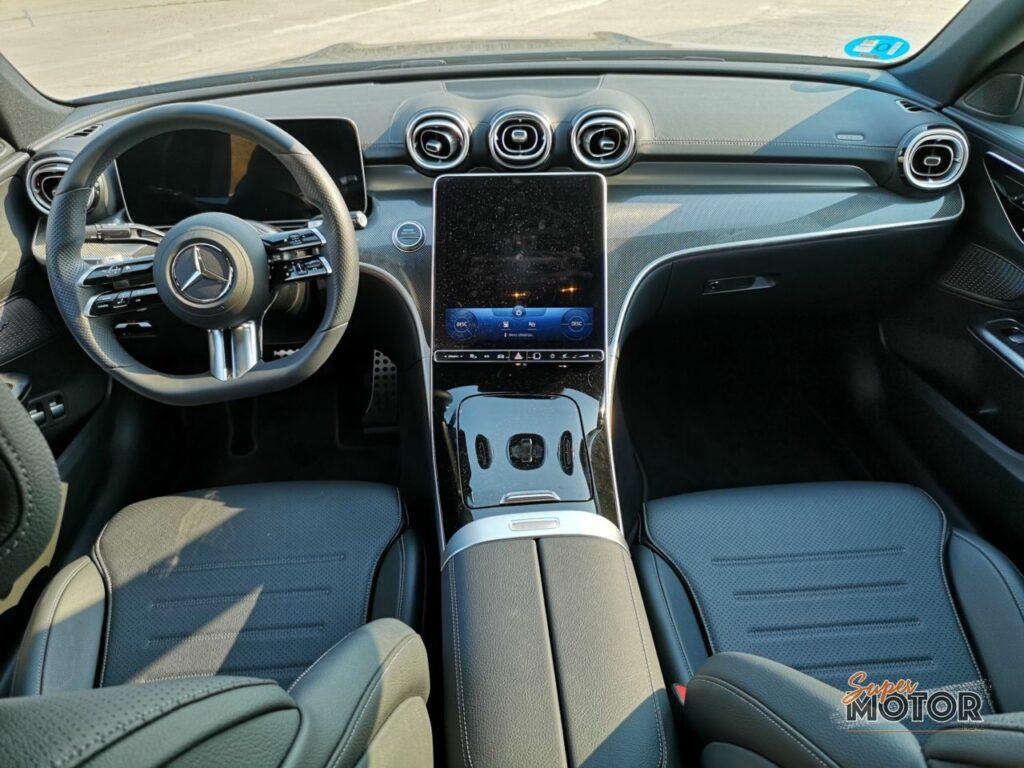 Al volante del Mercedes-Benz C300 E 2022