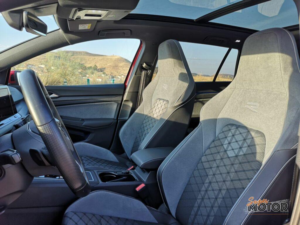 Al volante del Volkswagen Golf Variant 1.5 eTSI 150cv 2022