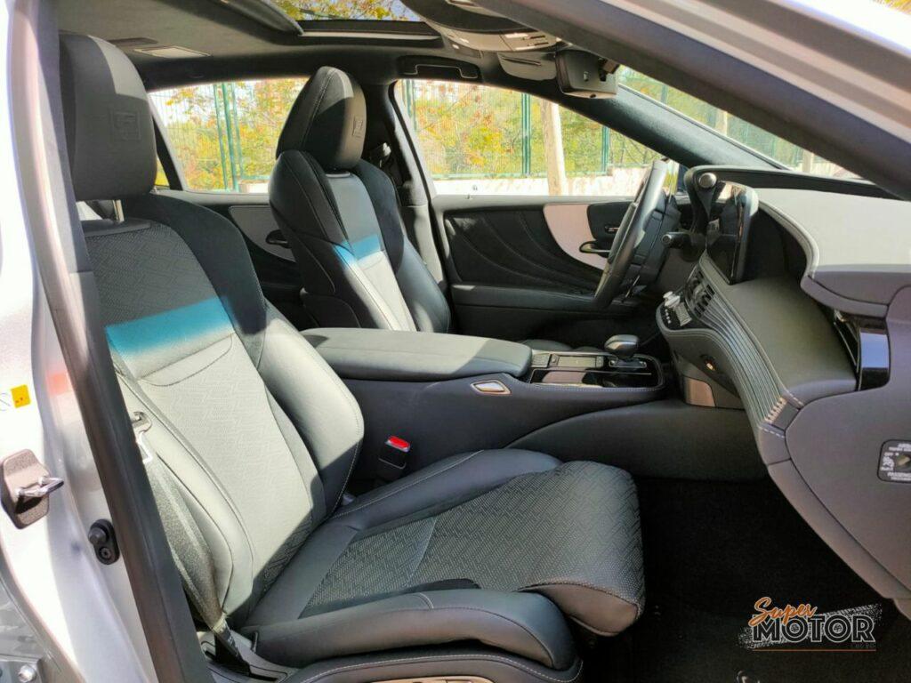 Al volante del Lexus LS 500h AWD 2022