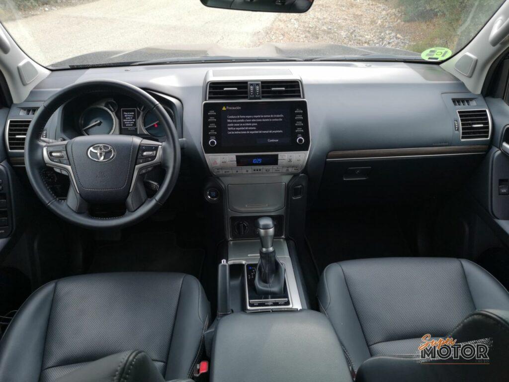 Al volante del Toyota Land Cruiser 2022