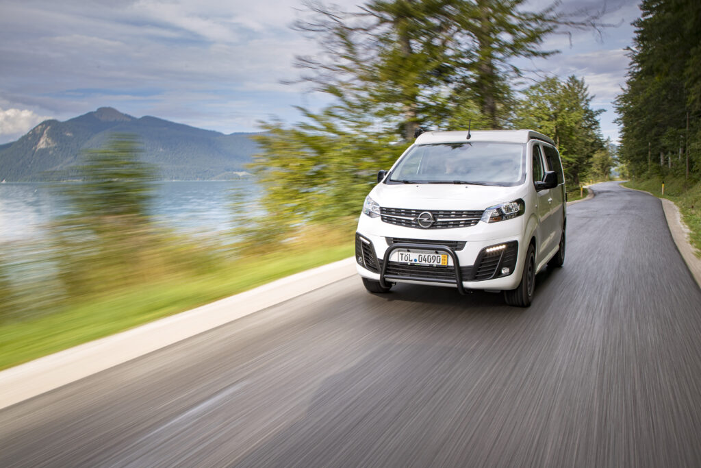 Opel Vivaro se transforma en una cómoda autocaravana con la Alpincamper