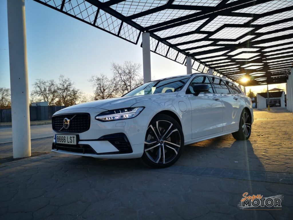 Volvo V90 T8 Recharge 2023
