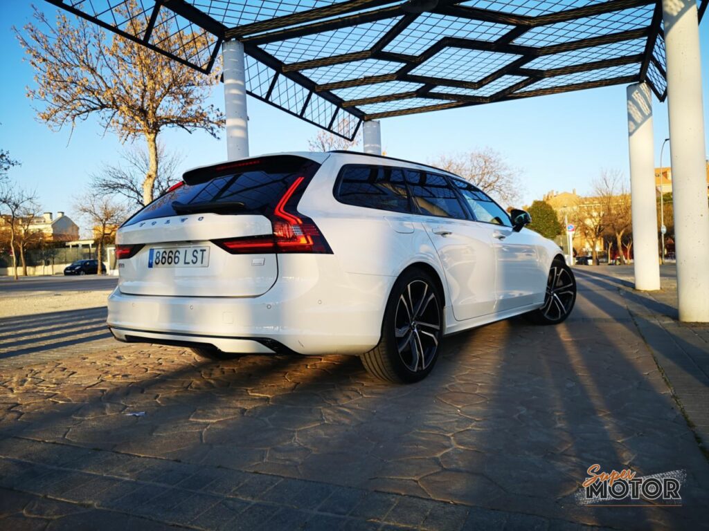 Volvo V90 T8 Recharge 2023