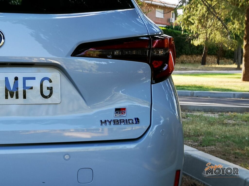 Al volante del Toyota Corolla TS GR Sport 2023