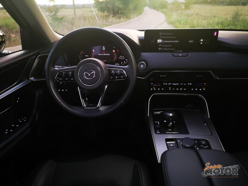 Al volante del Mazda CX-60 3.3L 6 en línea MHEV​ 2023