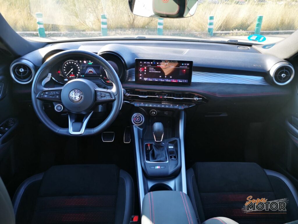 Al volante del Alfa Romeo Tonale PHEV 2023