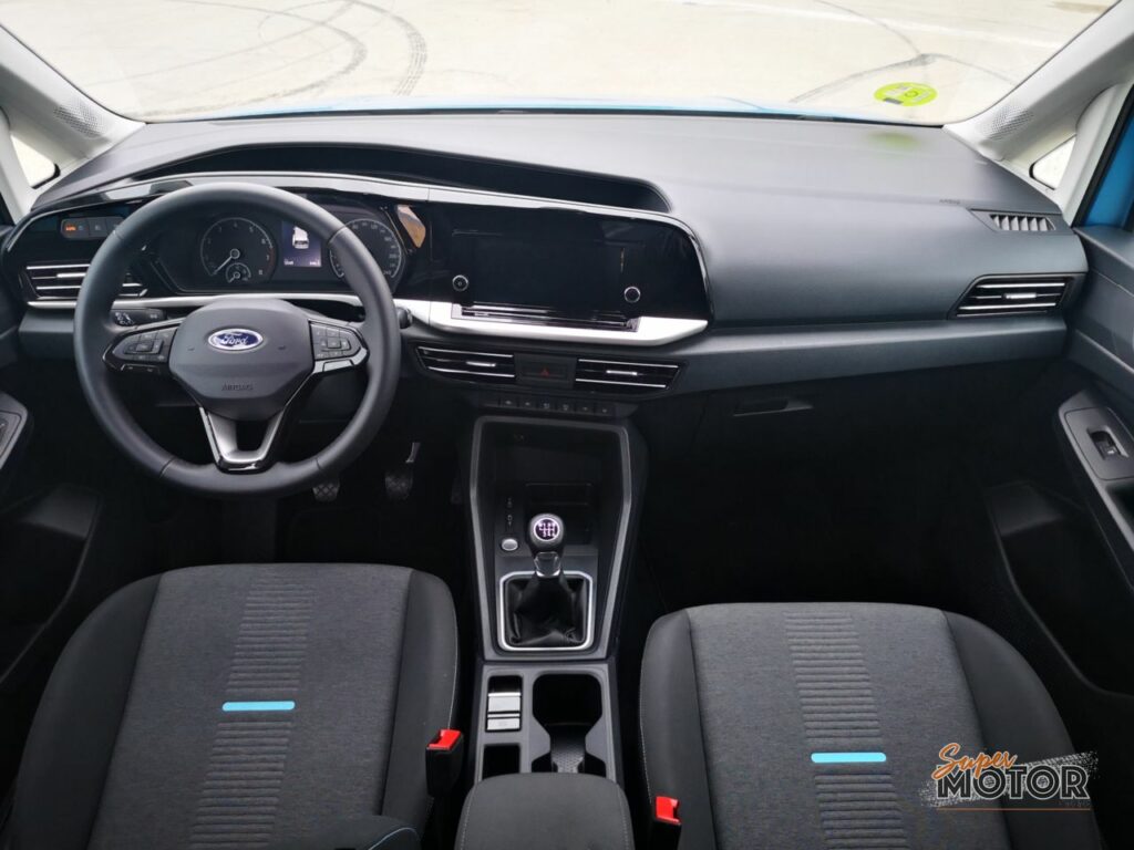 Al volante del Ford Grand Tourneo Connect 2023