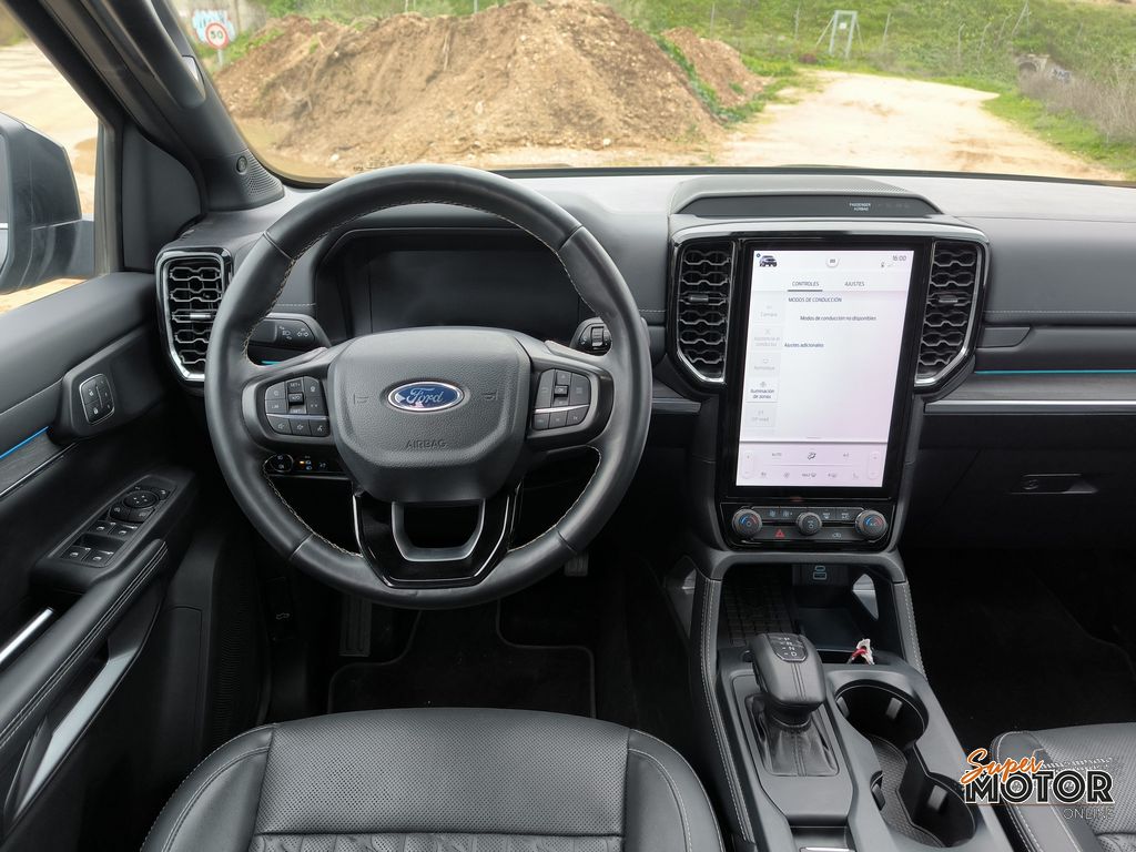 Al volante del Ford Ranger Platinum 2024