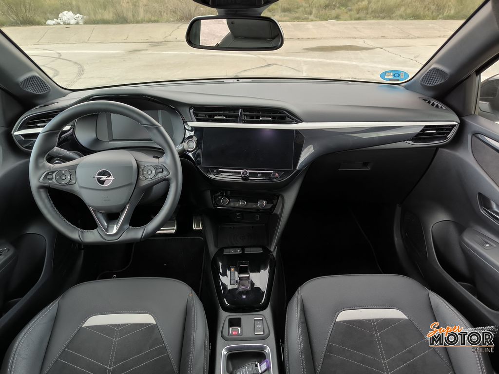 Al volante del Opel Corsa EV 2024
