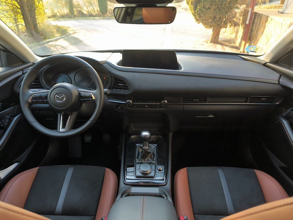 Al volante del Mazda CX-30 2025