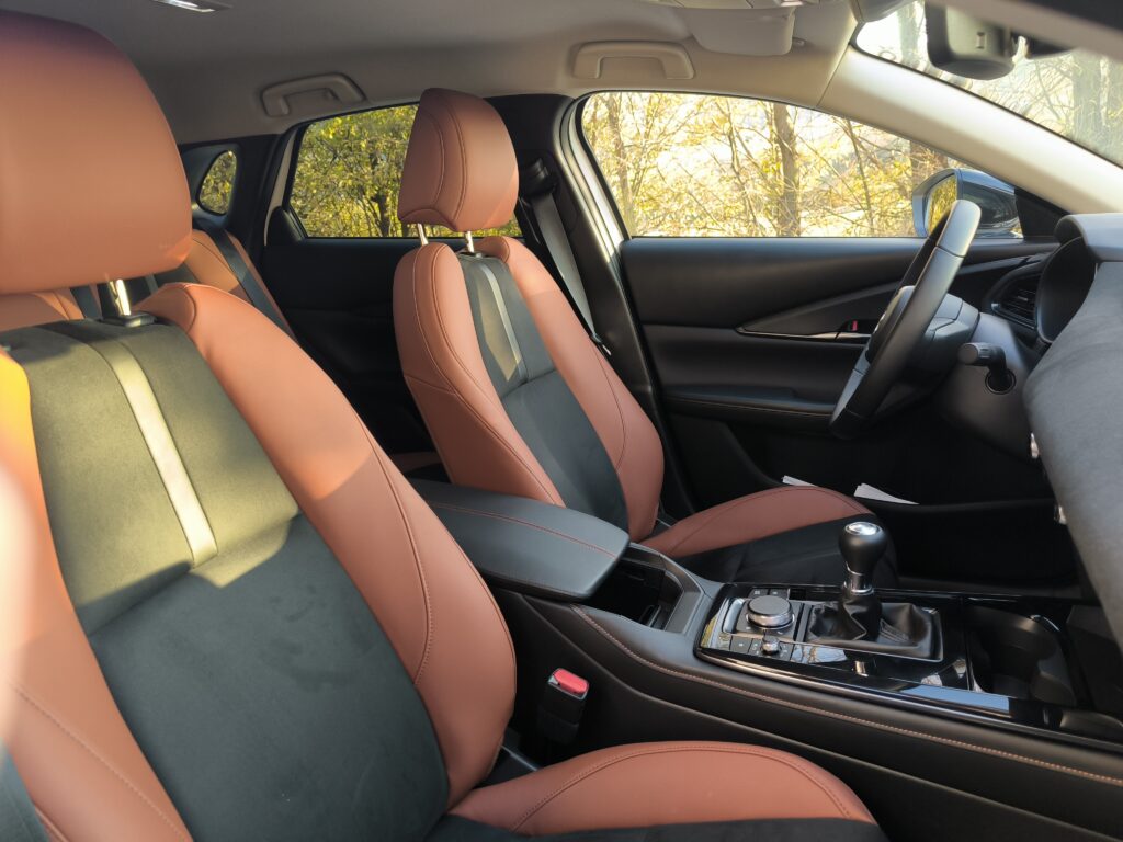 Al volante del Mazda CX-30 2025