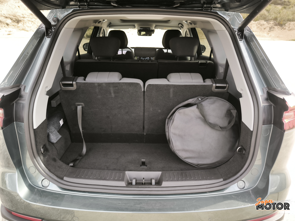 Al volante del EBRO S800 PHEV 2026