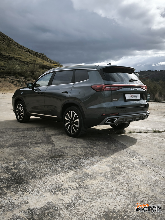 Al volante del EBRO S800 PHEV 2026