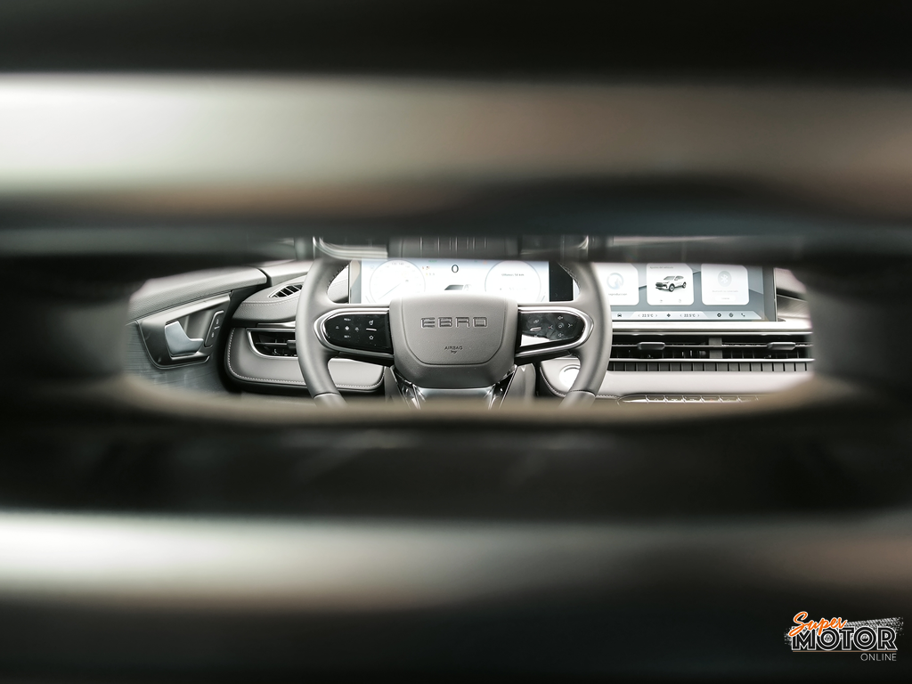 Al volante del Ebro S400 Excellence 2026