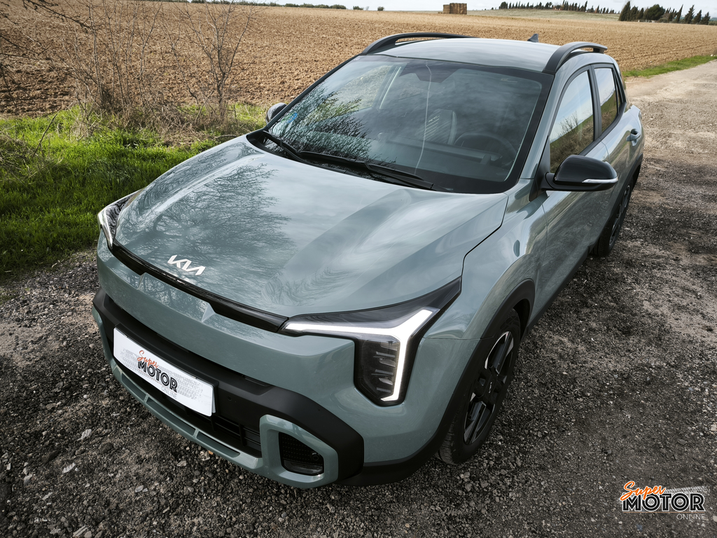 Al volante del Kia Stonic Hybrid 2026