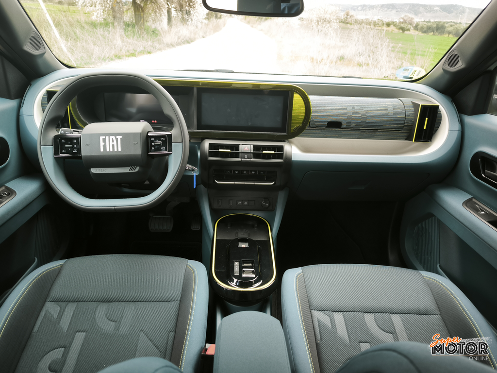 Al volante del Fiat Grande Panda hybrid 2026