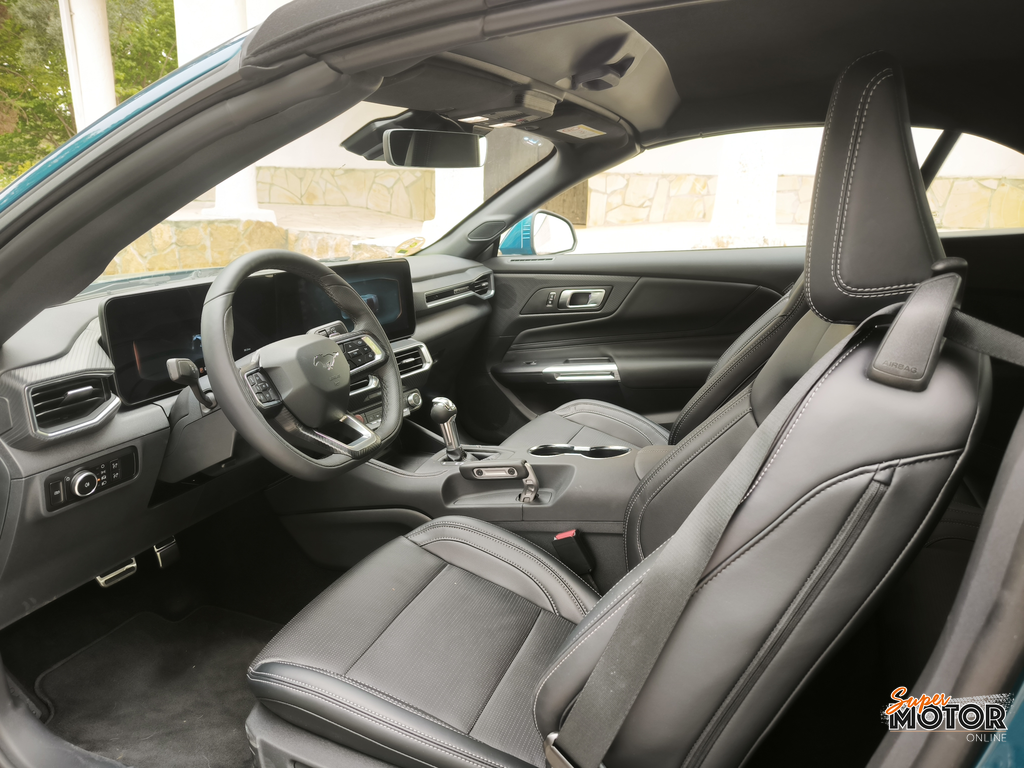 Al volante del Ford Mustang GT Cabrio 2026