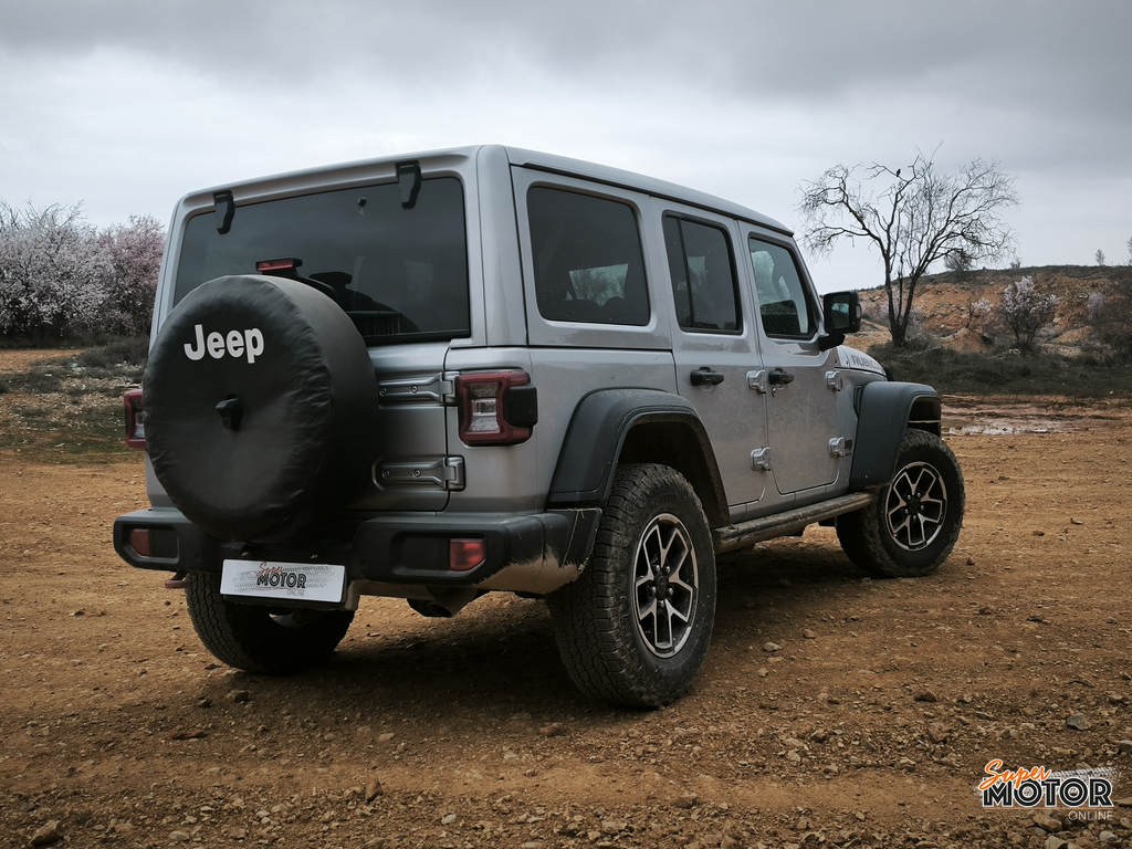 Al volante del Jeep Wrangler Rubicon 2.0T 2026