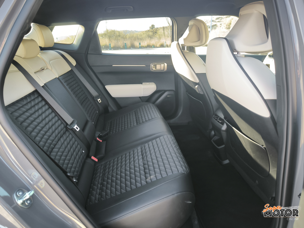 Al volante del KIA EV4 Fastback GT-Line 2026