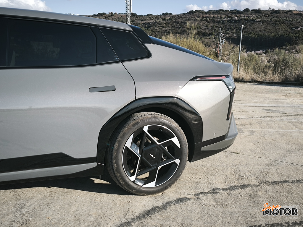 Al volante del KIA EV4 Fastback GT-Line 2026