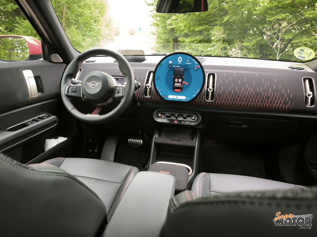 Al volante del MINI Countryman John Cooper Works 2026