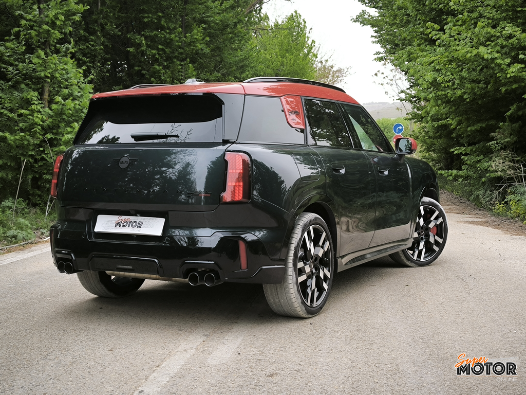 Al volante del MINI Countryman John Cooper Works 2026