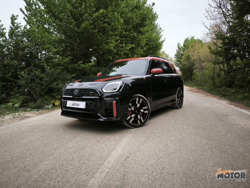 Al volante del MINI Countryman John Cooper Works 2026