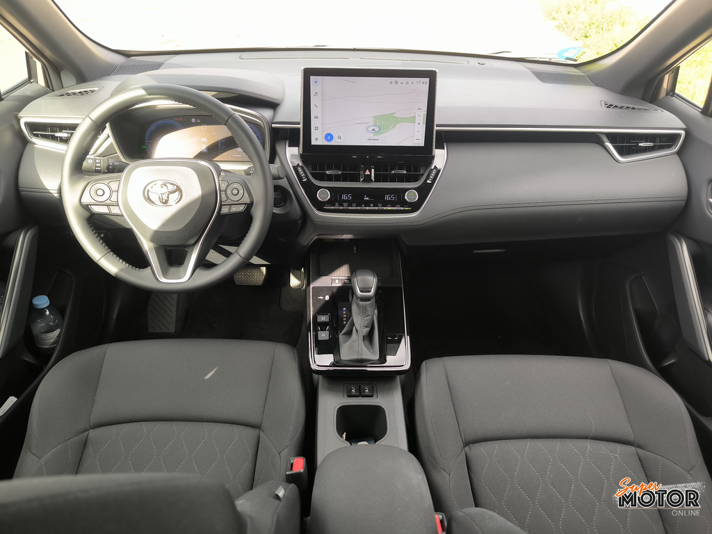 Al volante del Toyota Corolla Cross 2026