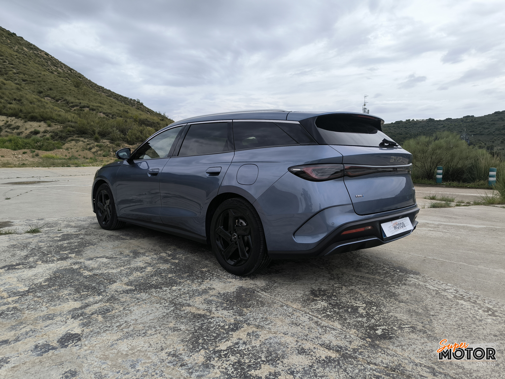 Al volante del BYD Seal 6 DM-i Touring 2026