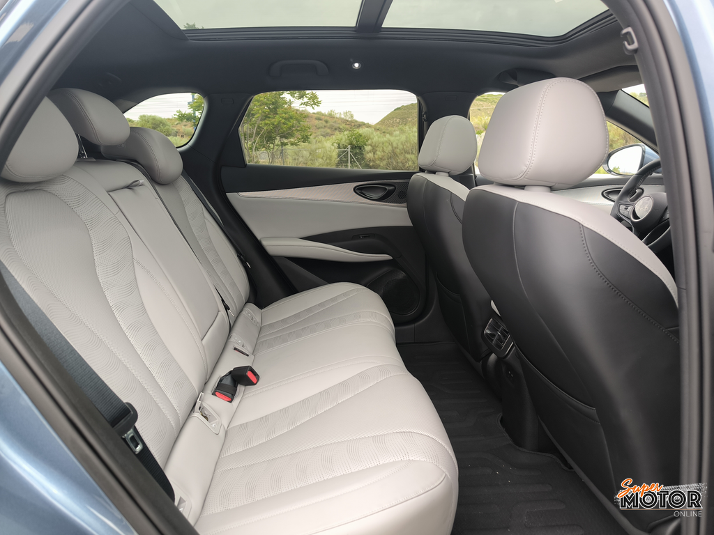 Al volante del BYD Seal 6 DM-i Touring 2026