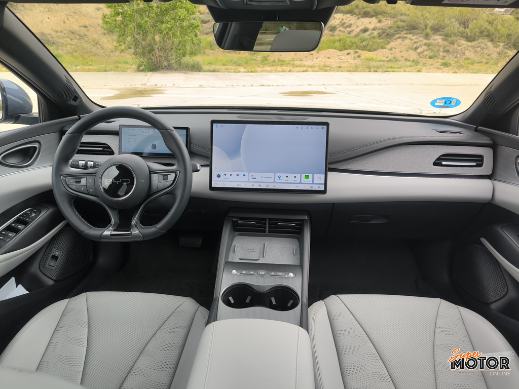 Una ranchera estilizada que demuestra que el espacio y la eficiencia no necesitan un formato SUV para conquistar la carretera.