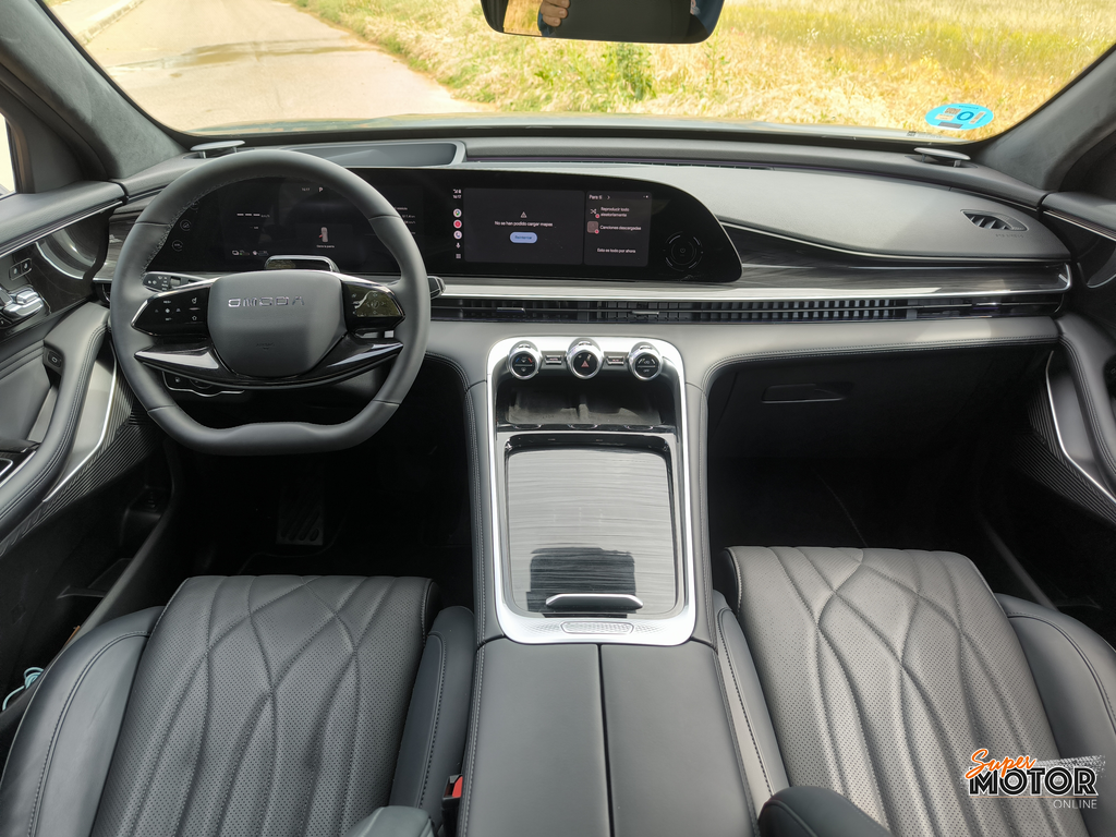 Al volante del OMODA 9 SHS AWD 2026